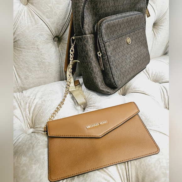 NEW MICHAEL KORS Maisie Medium Logo 2-in-1 Backpack - Picture 9 of 12